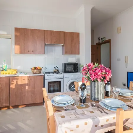 Getawaysmalta - Blue Waters Penthouse In Sliema * Sliema